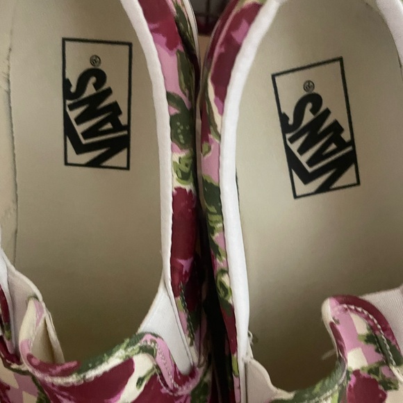 NWT Vans Romantic Floral Slip Ons Men sz 8.5/Women sz 10 with box. - Picture 8 of 14